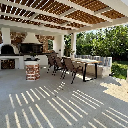 شقة Korithis Langadhákia